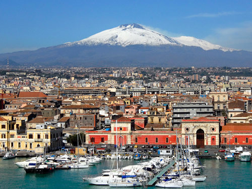 Il porto di Catania